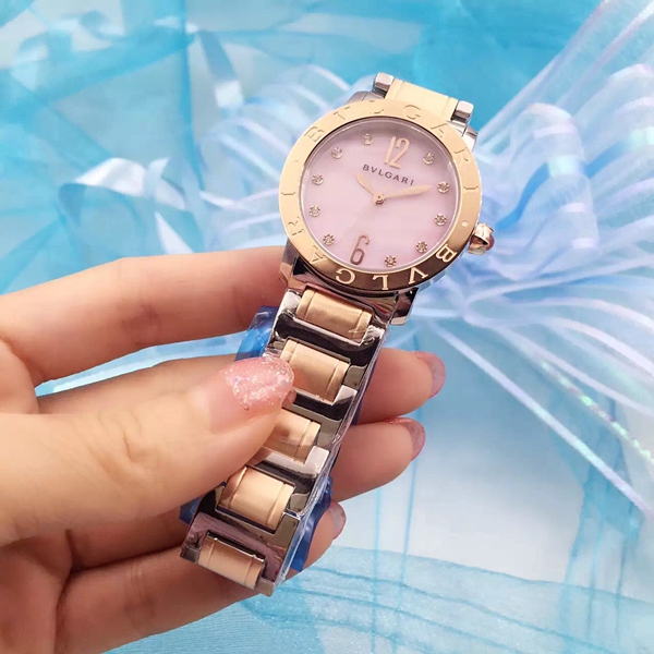 ブルガリ時計正面デザイン